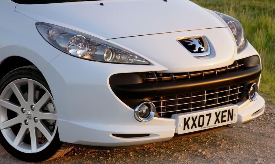  Peugeot 207 GTi THP 175 2008 года  (фото 16 из 49)